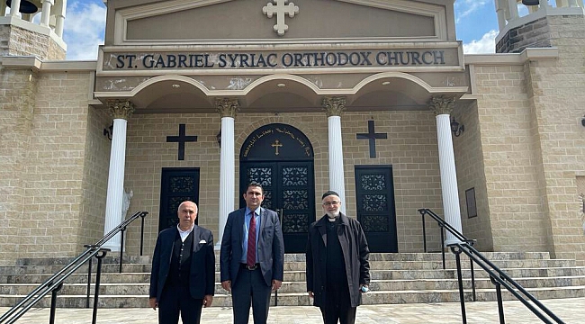 Başkonsolos Özgür'den NJ'deki Kiliseye Ziyaret