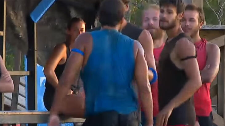 Survivor'da İsmail - Dora arasında gerginlik! Acun