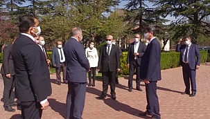Ermeniler 24 Nisan'da Valiye Yasin Okutuyor