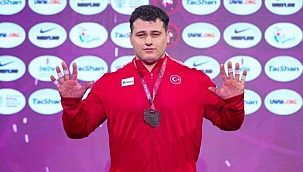 Milli Güreşçi Rıza Kayaalp'in Kızının Sevinç Anları...