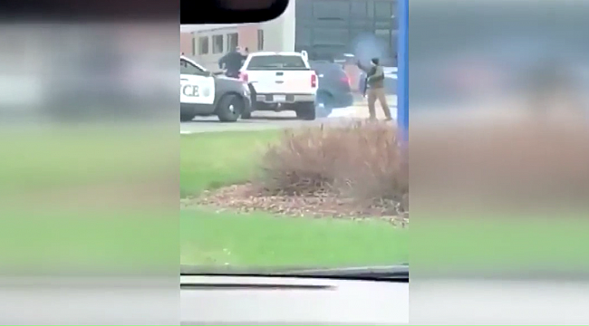 Minnesota'da Maskesiz Şahıs Polise Saldırdı