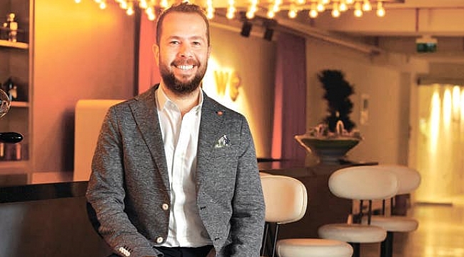 Ünlülerin Tweet'ine Servet Ödüyor: İzzet Pinto