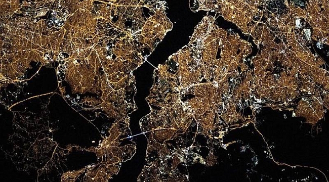 NASA: "Hey, İstanbul. Parıldıyorsun!"