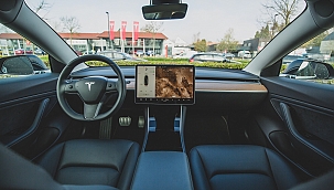 Tesla California'da Kaza Yaptı Sürücü Öldü