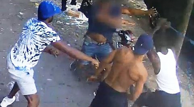 Amerika'da Polise Sopalı - Yumruklu Saldırı