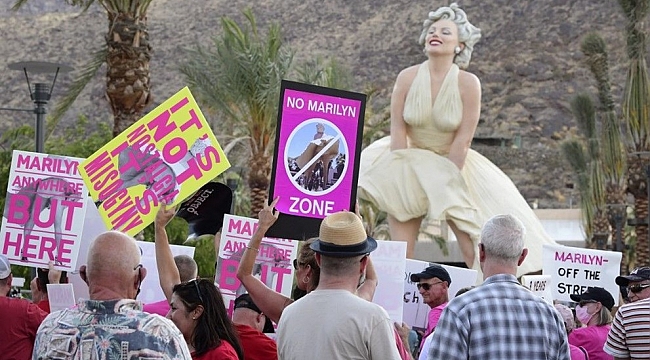 California'da Marilyn Monroe Heykeline Protesto