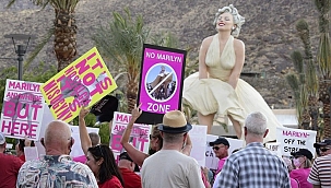 California'da Marilyn Monroe Heykeline Protesto