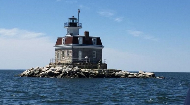 Connecticut Deniz Feneri Açık Artırmada