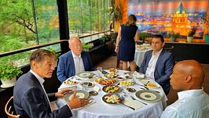Dr. Öz ve Büyükelçi Mercan Kahvaltıda Buluştu