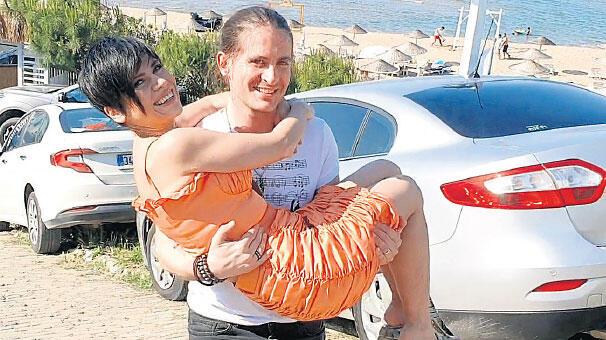 Eşine teşekkür etti