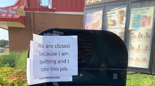 McDonald's Çalışanı "Nefret Ediyorum" Dedi, İstifayı Bastı