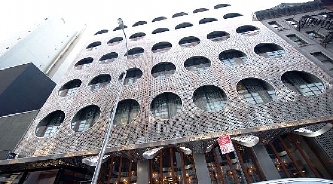 New York'ta Otel Önünde Cinayet