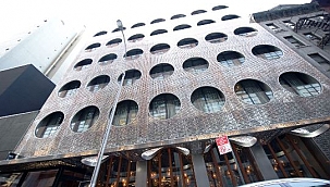 New York'ta Otel Önünde Cinayet