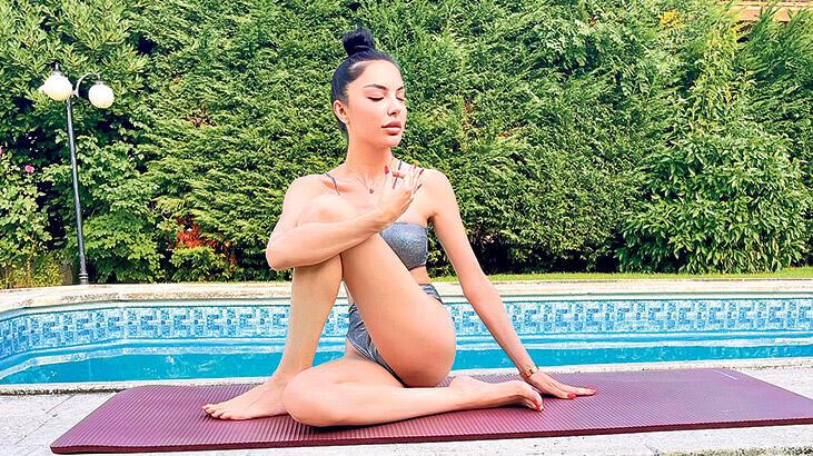 Havuz  başında yoga