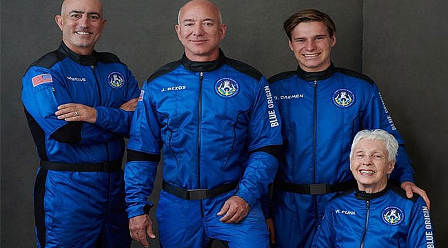 Jeff Bezos Pilotsuz Uzaya Giden İlk Kişi Oldu