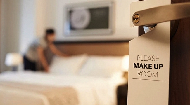 Otel Çalışanına Duygulandıran Sürpriz