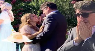 Alfred Molina ile Jennifer Lee evlendi! Gözyaşlarını tutamadı