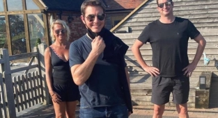 Bahçelerine İnen Helikopterden Tom Cruise Çıktı