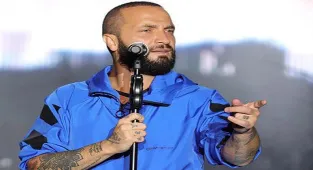 Berkay'dan 'Ele İnat' şarkılar