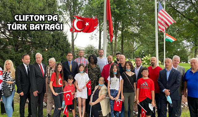 Clifton'da Türk Bayrağı Dalgalanıyor