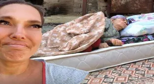 Demet Akalın o teyzeyi buldu: Evinin döşemesi bizden!