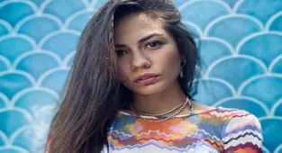 Demet Özdemir'den yeni pozlar