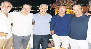 Dostlar bir arada