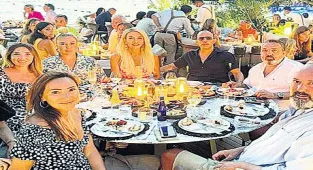 Dostların Azur keyfi