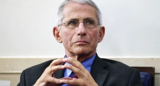 Fauci: "ABD, 2022 baharında normale dönebilir"