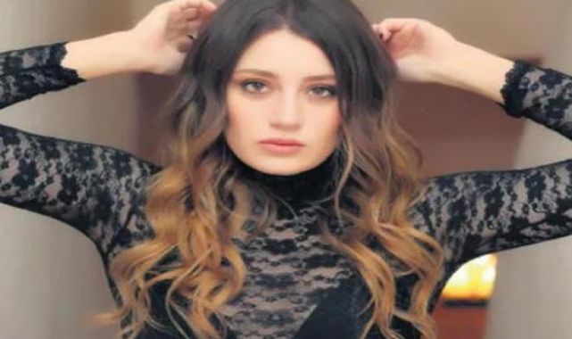 Gizem Karaca 'Alp Arslan' dizisiyle anlaştı