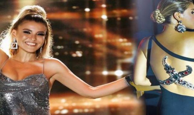 Gülben Ergen’den olay sahne kıyafeti! 'Hançer' detayı dikkat çekti