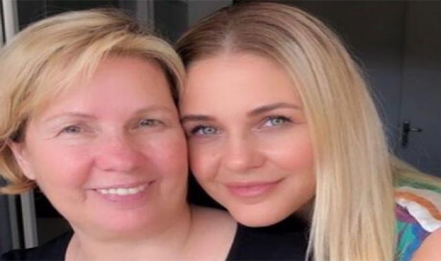 Haberler: Emine Ün'den açıklama: Annemin de, benim de aşılarımız yapılmıştı