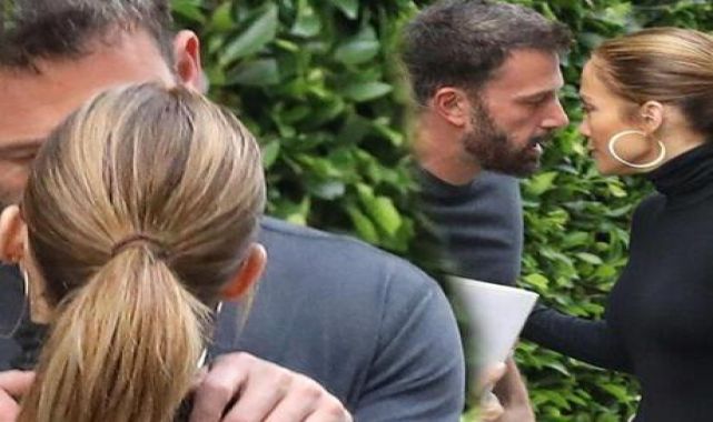 Jennifer Lopez ve Ben Affleck çifti sokakta aşka geldi