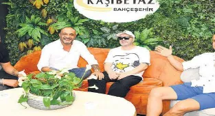 Kahkahalar havada uçuştu