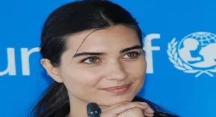 Rusya’nın reklam yüzü Tuba Büyüküstün