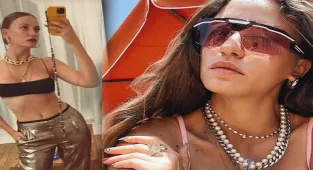 Serenay Sarıkaya'dan ayna karşısında poz!