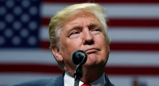 Trump, Biden'ı İstifaya Çağırdı