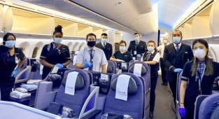  United Airlines 'Aşı Şartlı Çalışma' da İlk Oldu