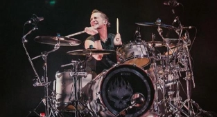 The Offspring Aşı Olmayan Davulcusunu Gruptan Attı