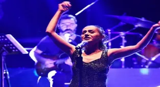 Yıldız Tilbe: Korkmayın içliklerim var!