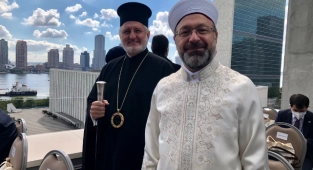 ABD Başpiskoposu ve Ali Erbaş NY Türkevi'nde
