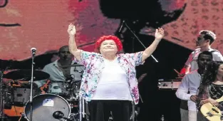 Açıkhavada Selda Bağcan rüzgarı