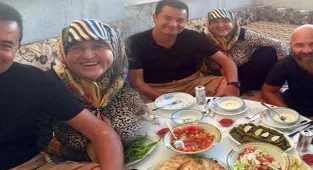 Acun Ilıcalı'dan Naciye Teyze'ye sürpriz ziyaret