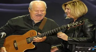 Birsen Tezer ve Bülent Ortaçgil mest etti