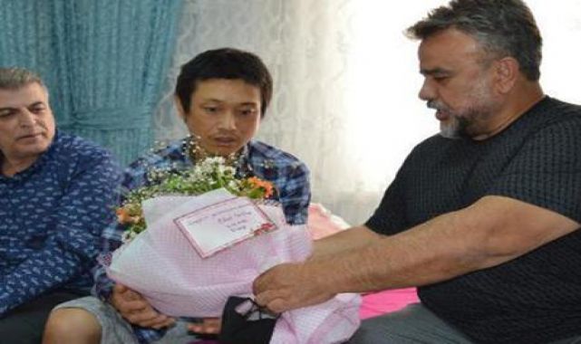 Bülent Serttaş'tan Elazığ'da bıçaklanan Japon turiste ziyaret