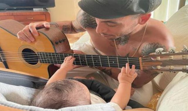 Can Bonomo'dan Roman paylaşımı: Çok hisli çalıyor
