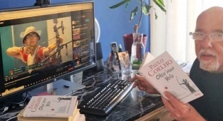 Dünyaca Ünlü Yazar Son Kitabını Mete Gazoz'a Adadı 