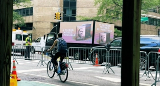 Erdoğan'ın Kitabı, Times Meydanı ve NY Sokaklarında