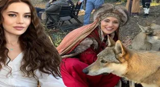 Fahriye Evcen'den set pozu: Akça ve kurtları