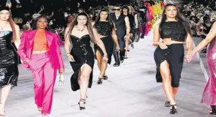 Gigi ‘PVC’ ile podyumda